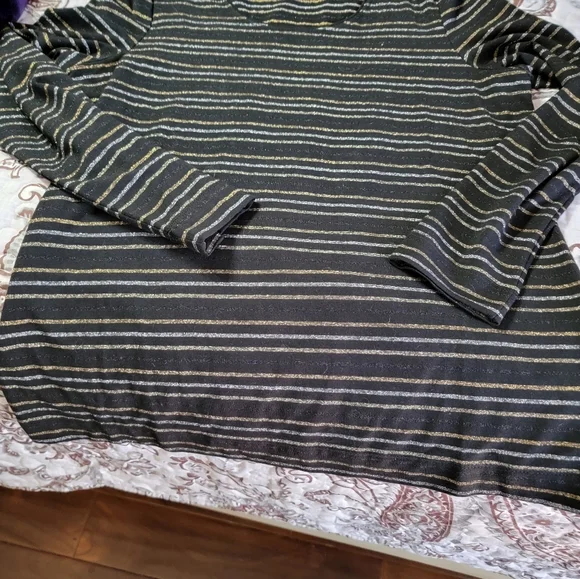 Top - Picture 4 of 4